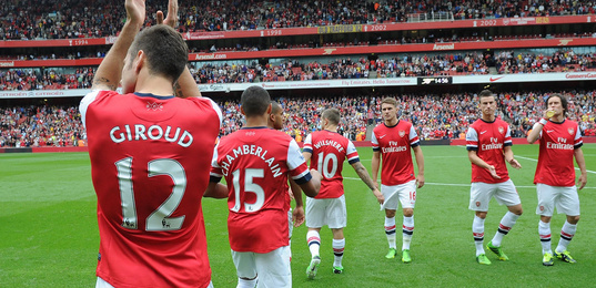 吉鲁专访：圣诞节是美妙的盛会；希望世界上不再有暴力（专访吉鲁：圣诞是美好的庆典，愿世间不再有暴力）