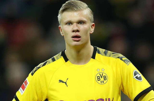 跟队记者：尤文仍在关注帕尔马中场贝尔纳韦（队报记者：尤文对帕尔马中场贝尔纳韦保持关注）