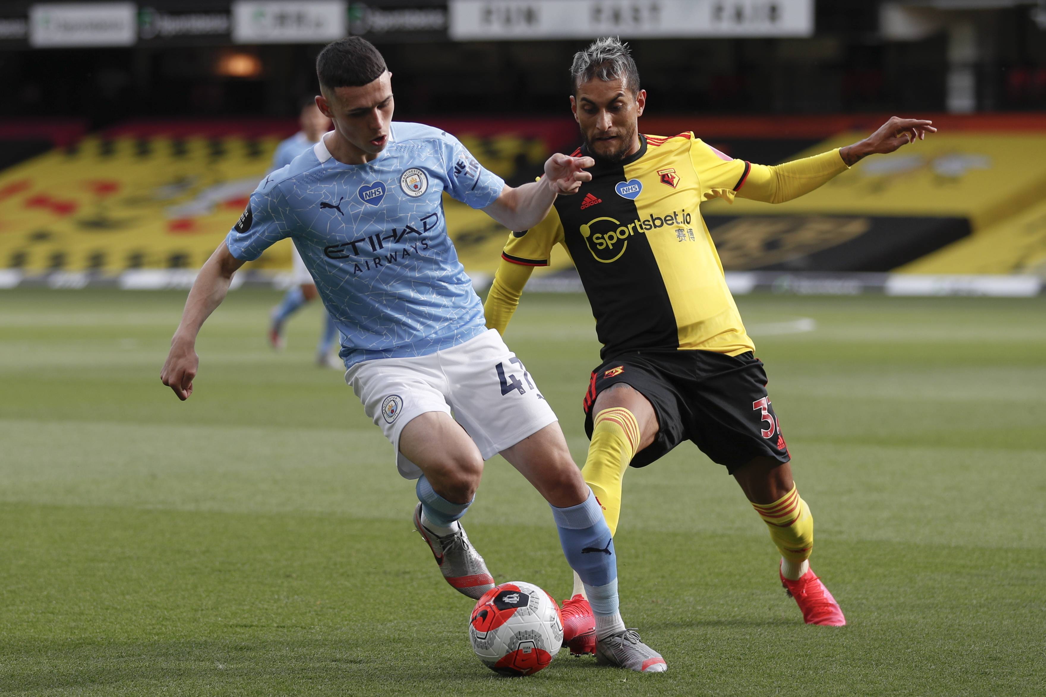 官方：桑德兰和主帅雷吉斯-勒布里斯续约至2028年（桑德兰官宣与主帅雷吉斯-勒布里斯续约，合同至2028年）