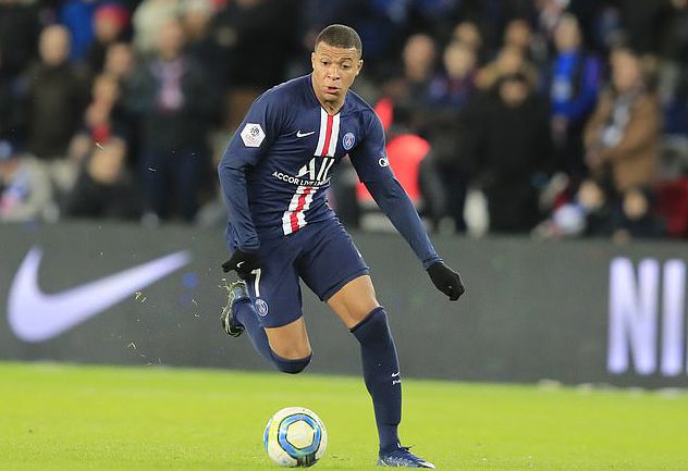 地上足球：皇马预定四大皆空！（地上足球：皇马恐赛季颗粒无收）