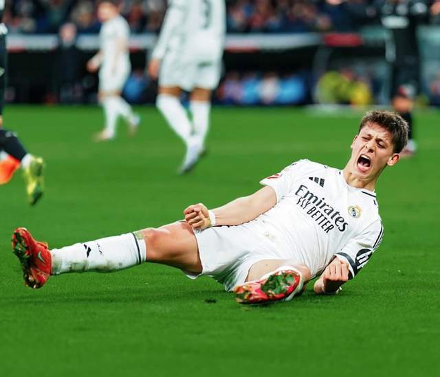 罗马诺：曼城签约18岁中卫朱马巴赫 转租给朗斯（罗马诺：曼城签下18岁中卫朱马巴赫，随后租借至朗斯）