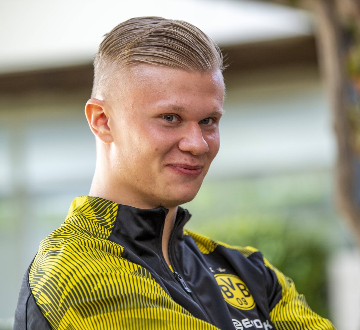 巴黎圣日耳曼内马尔助攻姆巴佩得分（内马尔助攻姆巴佩破门，巴黎圣日耳曼建功）